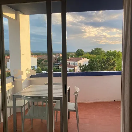 Mas Pinell Piscina Apartment *