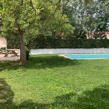 Mas Pinell Piscina アパート レスタルティット